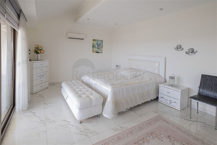 بنتهاوس 3+1 مطل على البحر في منطقة سيكجيلي