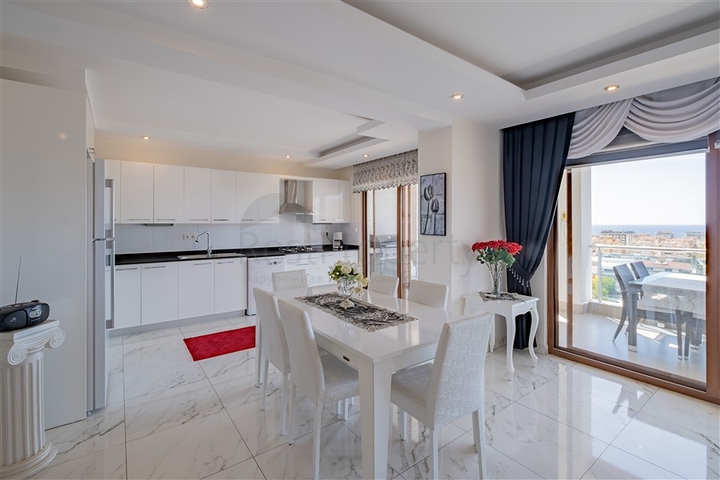 بنتهاوس 3+1 مطل على البحر في منطقة سيكجيلي