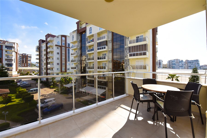 شقق في مجمع به بنية تحتية فندقية