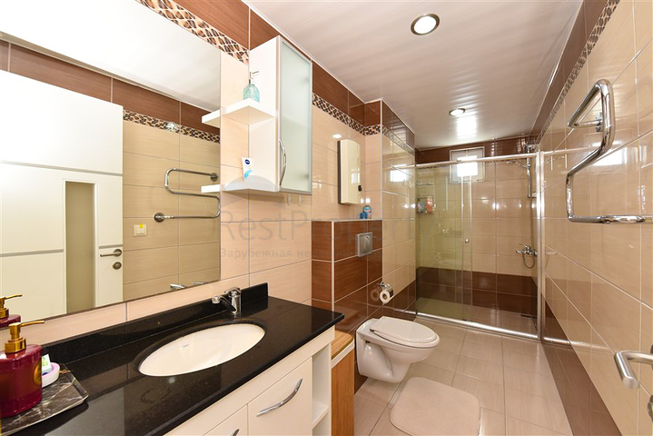 شقق في مجمع به بنية تحتية فندقية