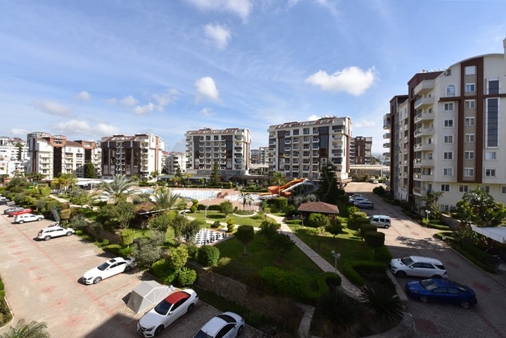 شقق في مجمع به بنية تحتية فندقية