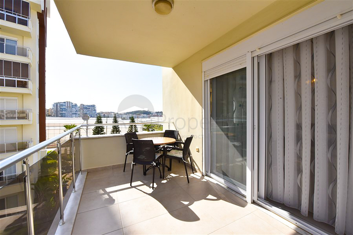 شقق في مجمع به بنية تحتية فندقية