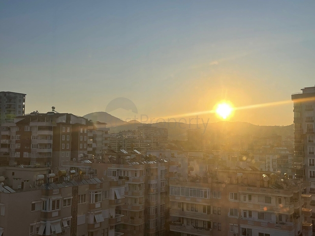 بنتهاوس 4 + 1 في مجمع مع الحد الأدنى من البنية التحتية في منطقة محمودلار