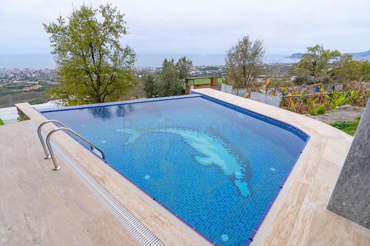 فيلا 4+1 في منطقة محمودلار 