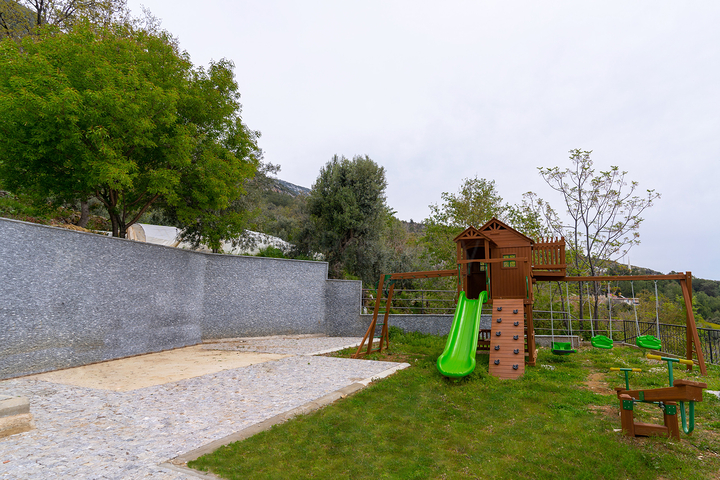 فيلا 4+1 في منطقة محمودلار 