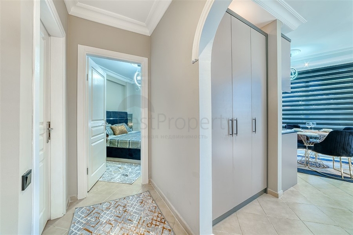 شقة 500 متر من البحر من المالك مع تخطيط 1 + 1 في منطقة توسمور  