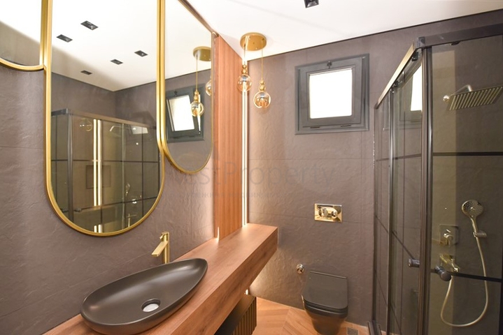 فيلا 4+1 مع إطلالة بانورامية على البحر 