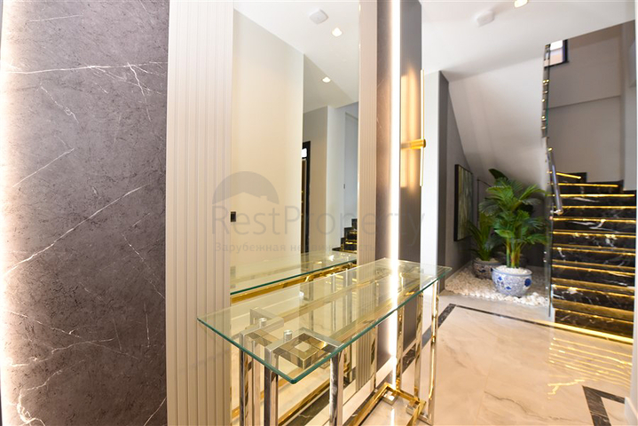 فيلا 4+1 مع إطلالة بانورامية على البحر 