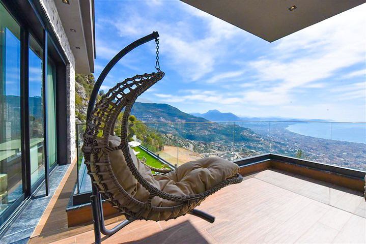 فيلا 4+1 مع إطلالة بانورامية على البحر 