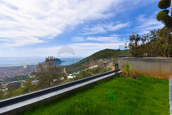 فيلا 4+1 مع إطلالة بانورامية على البحر 