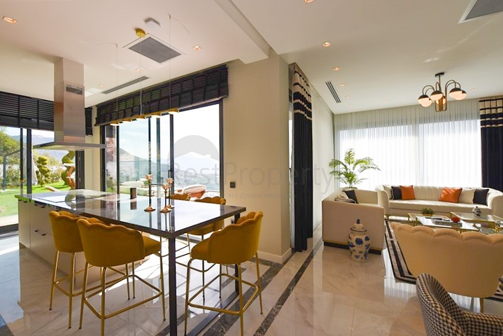 فيلا 4+1 مع إطلالة بانورامية على البحر 