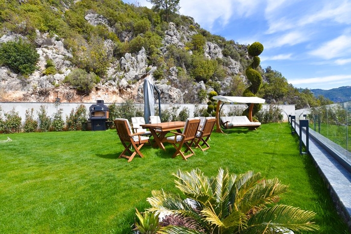 فيلا 4+1 مع إطلالة بانورامية على البحر 