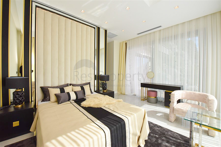 فيلا 4+1 مع إطلالة بانورامية على البحر 