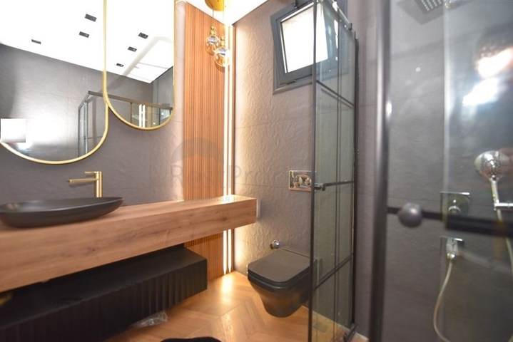 فيلا 4+1 مع إطلالة بانورامية على البحر 