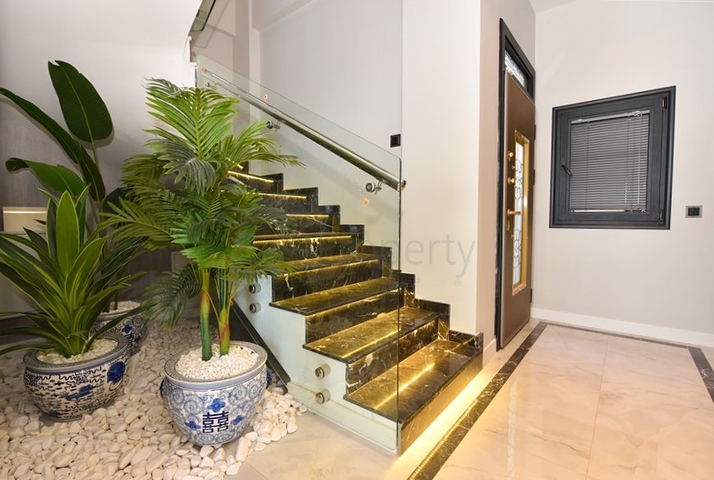 فيلا 4+1 مع إطلالة بانورامية على البحر 