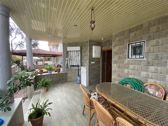 فيلا فسيحة 3 + 1 على بعد 250 متر من البحر في منطقة كوناكلي