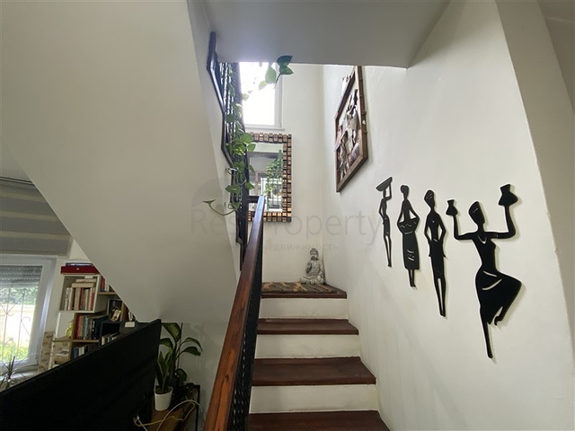 فيلا فسيحة 3 + 1 على بعد 250 متر من البحر في منطقة كوناكلي