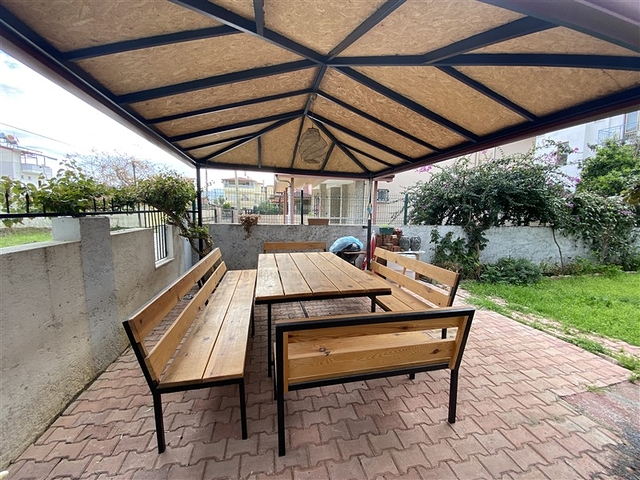 فيلا فسيحة 3 + 1 على بعد 250 متر من البحر في منطقة كوناكلي