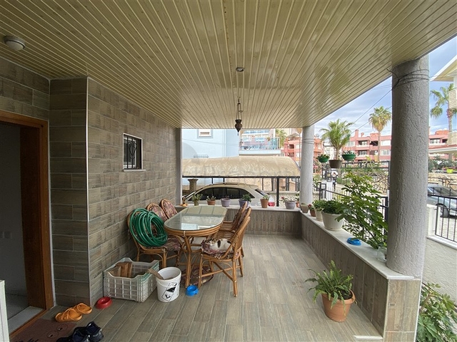 فيلا فسيحة 3 + 1 على بعد 250 متر من البحر في منطقة كوناكلي