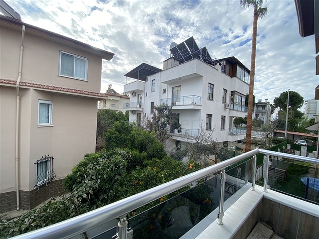 فيلا فسيحة 3 + 1 على بعد 250 متر من البحر في منطقة كوناكلي