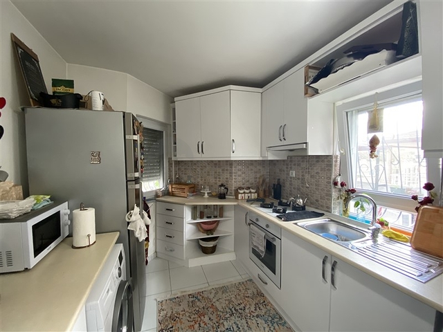 فيلا فسيحة 3 + 1 على بعد 250 متر من البحر في منطقة كوناكلي