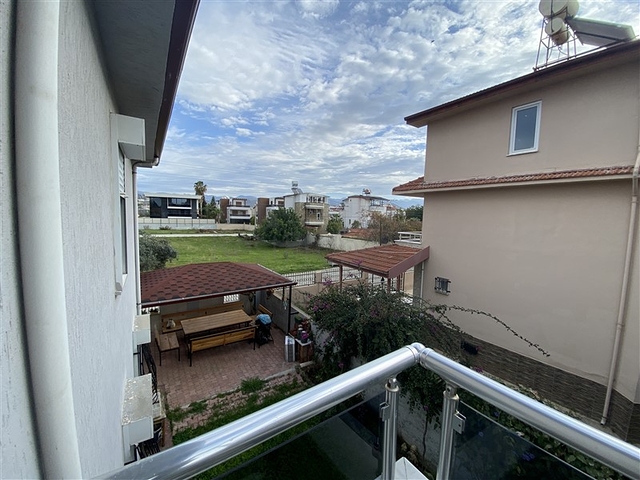 فيلا فسيحة 3 + 1 على بعد 250 متر من البحر في منطقة كوناكلي