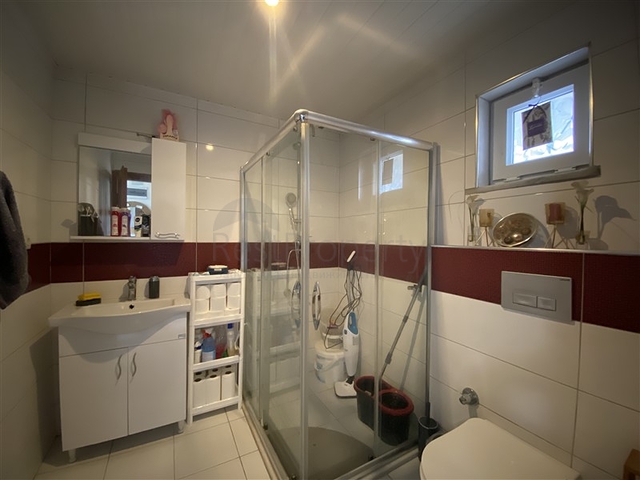 فيلا فسيحة 3 + 1 على بعد 250 متر من البحر في منطقة كوناكلي