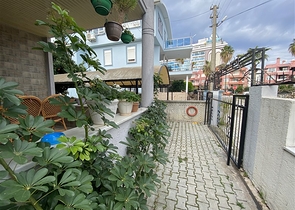 فيلا فسيحة 3 + 1 على بعد 250 متر من البحر في منطقة كوناكلي