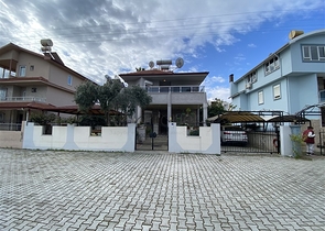 فيلا فسيحة 3 + 1 على بعد 250 متر من البحر في منطقة كوناكلي