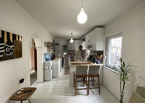 فيلا فسيحة 3 + 1 على بعد 250 متر من البحر في منطقة كوناكلي