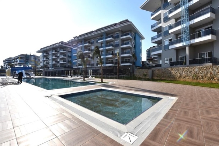 بنتهاوس 2+1 في منطقة كستل ، على بعد 350 متر فقط من البحر 