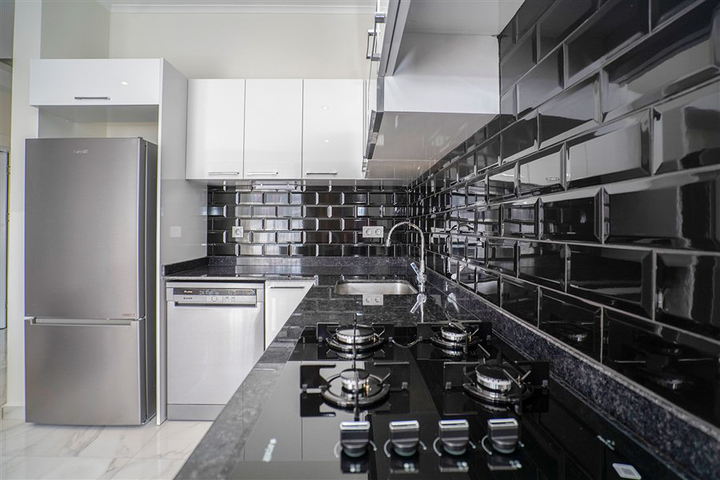 بنتهاوس 2+1 في منطقة كستل ، على بعد 350 متر فقط من البحر 