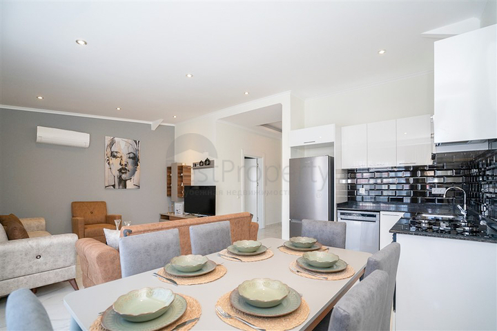 بنتهاوس 2+1 في منطقة كستل ، على بعد 350 متر فقط من البحر 