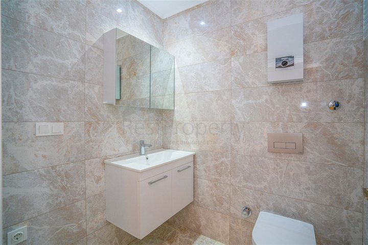 بنتهاوس 2+1 في منطقة كستل ، على بعد 350 متر فقط من البحر 