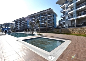 بنتهاوس 2+1 في منطقة كستل ، على بعد 350 متر فقط من البحر 