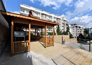 بنتهاوس 2+1 في منطقة كستل ، على بعد 350 متر فقط من البحر 