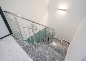 بنتهاوس 2+1 في منطقة كستل ، على بعد 350 متر فقط من البحر 