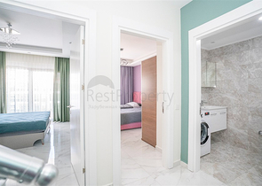 بنتهاوس 2+1 في منطقة كستل ، على بعد 350 متر فقط من البحر 