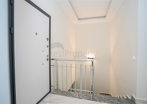 بنتهاوس 2+1 في منطقة كستل ، على بعد 350 متر فقط من البحر 