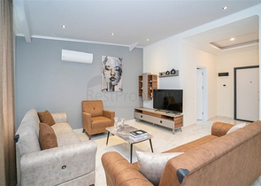 بنتهاوس 2+1 في منطقة كستل ، على بعد 350 متر فقط من البحر 