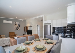 بنتهاوس 2+1 في منطقة كستل ، على بعد 350 متر فقط من البحر 