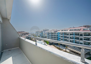 بنتهاوس 2+1 في منطقة كستل ، على بعد 350 متر فقط من البحر 