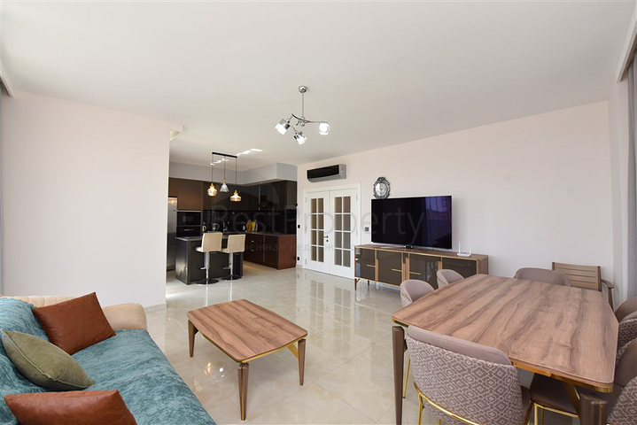 شقة 2+1 مع غرفة تخزين في منطقة محمودلار