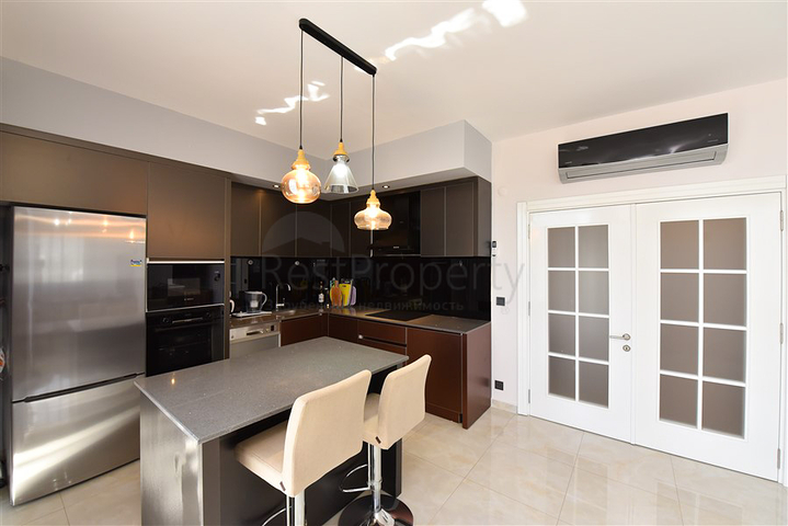 شقة 2+1 مع غرفة تخزين في منطقة محمودلار