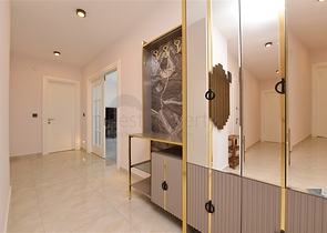 شقة 2+1 مع غرفة تخزين في منطقة محمودلار