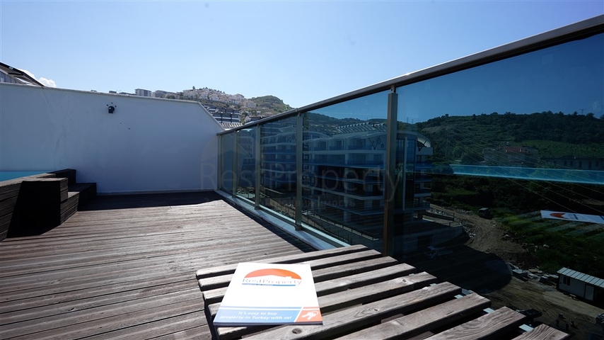 بنتهاوس 3 + 1 مع مسبح خاص على السطح في منطقة كارجيجاك