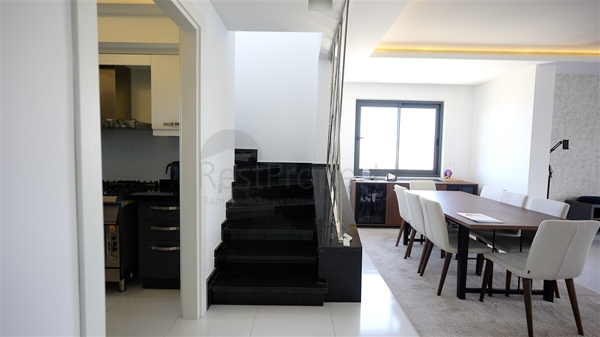 بنتهاوس 3 + 1 مع مسبح خاص على السطح في منطقة كارجيجاك