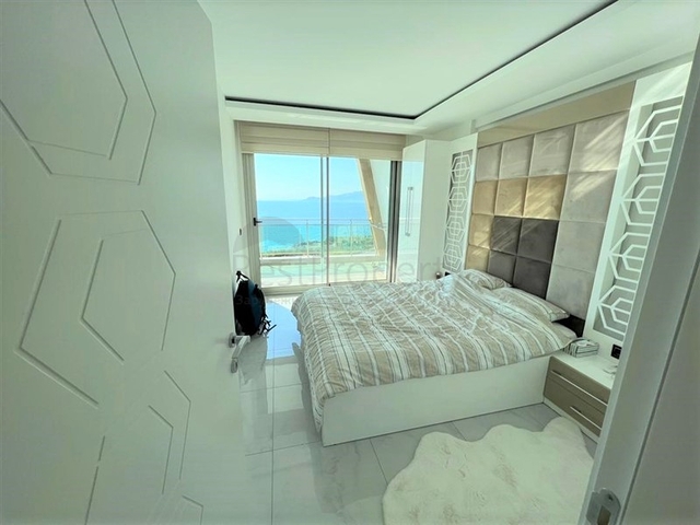 شقة مفروشة 1 + 1 مع إطلالة جميلة على البحر في منطقة كارجيجاك