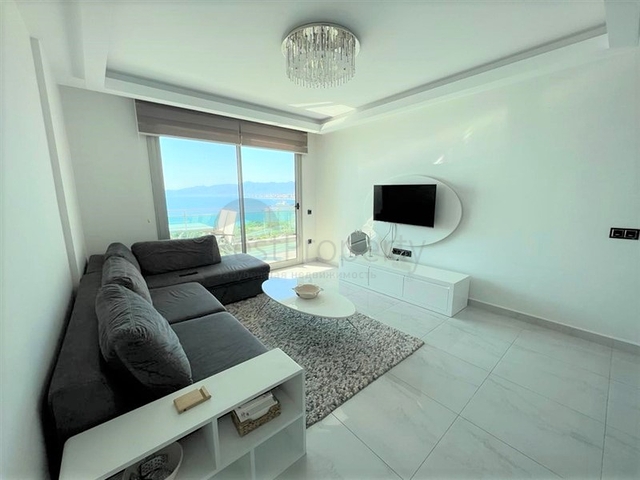 شقة مفروشة 1 + 1 مع إطلالة جميلة على البحر في منطقة كارجيجاك