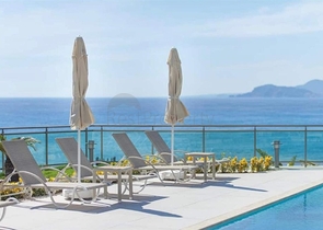 شقة مفروشة 1 + 1 مع إطلالة جميلة على البحر في منطقة كارجيجاك